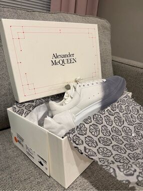 Alexander McQUEEN White Leather Sneakers with Gray Gradient Toe